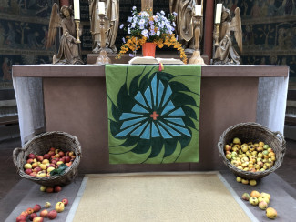 Altar in der Deutschhauskirche zu Erntedank