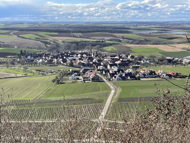 Bullenheim von der Paradiesscheune aus