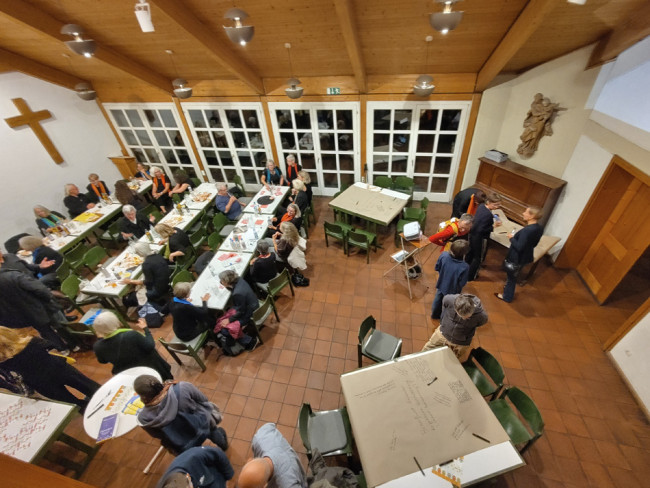 Menschen im Remter bei der Nacht der offenen Kirchen 2026
